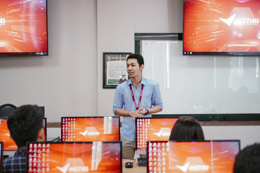 kampus it terbaik di bali